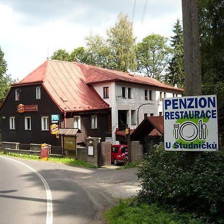 Česká Lípa Penzion U Studnicku מראה חיצוני תמונה