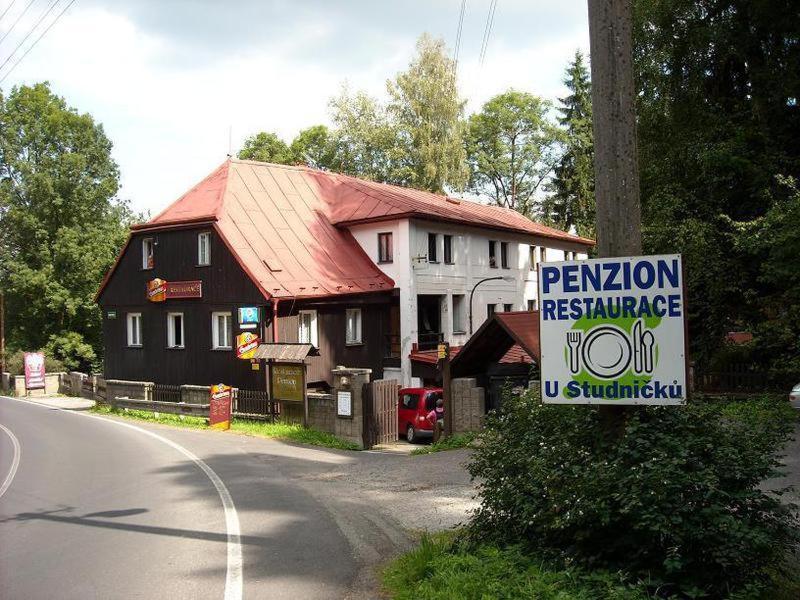 Česká Lípa Penzion U Studnicku מראה חיצוני תמונה